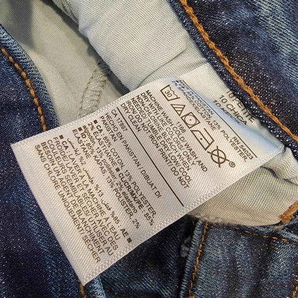 Old Navy Rockstar Extra High-Rise Super Skinny Distressed Jeans Size 10 P NWT! - Picture 15 of 17